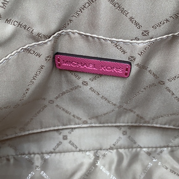 MICHAEL KORS
Jet Set Travel Medium Logo Dome Crossbody Bag ROSEWOOD MULTI COLOR - Picture 14 of 16